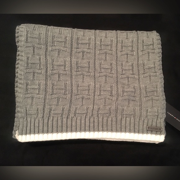 Tommy Hilfiger Scarf - Picture 4 of 6